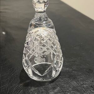 1989 Elegant Crystal Bell with Intricate Design